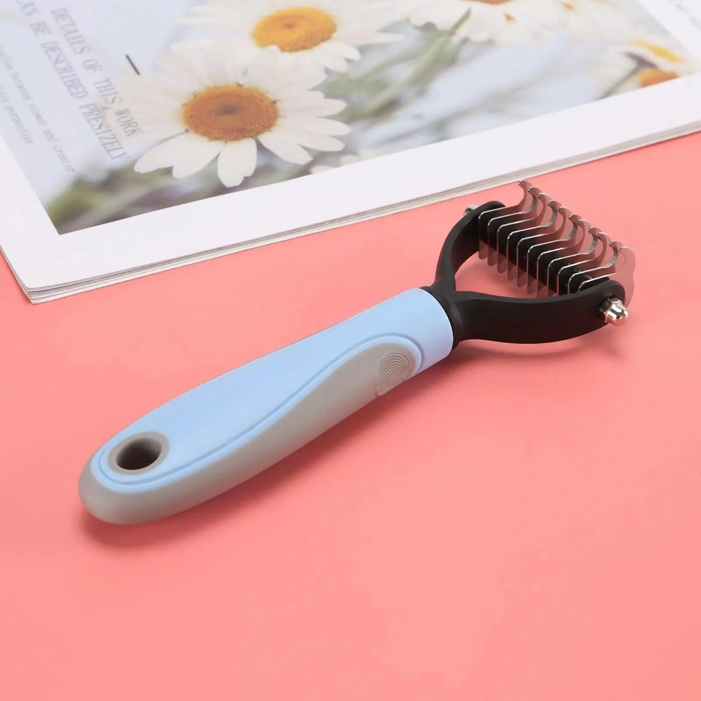 Deshedding Brush Pro™